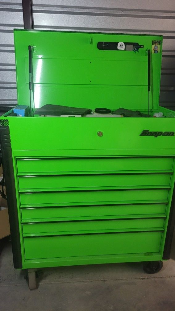 Snap-on Rolling Tool Cart Tool Box.  MAKE AN OFFER! 