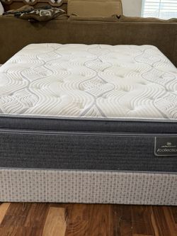 USED QUEEN SIZE PILLOWTOP MATTRESS WITH BOX SPRING DELIVERY 🚚 Available 