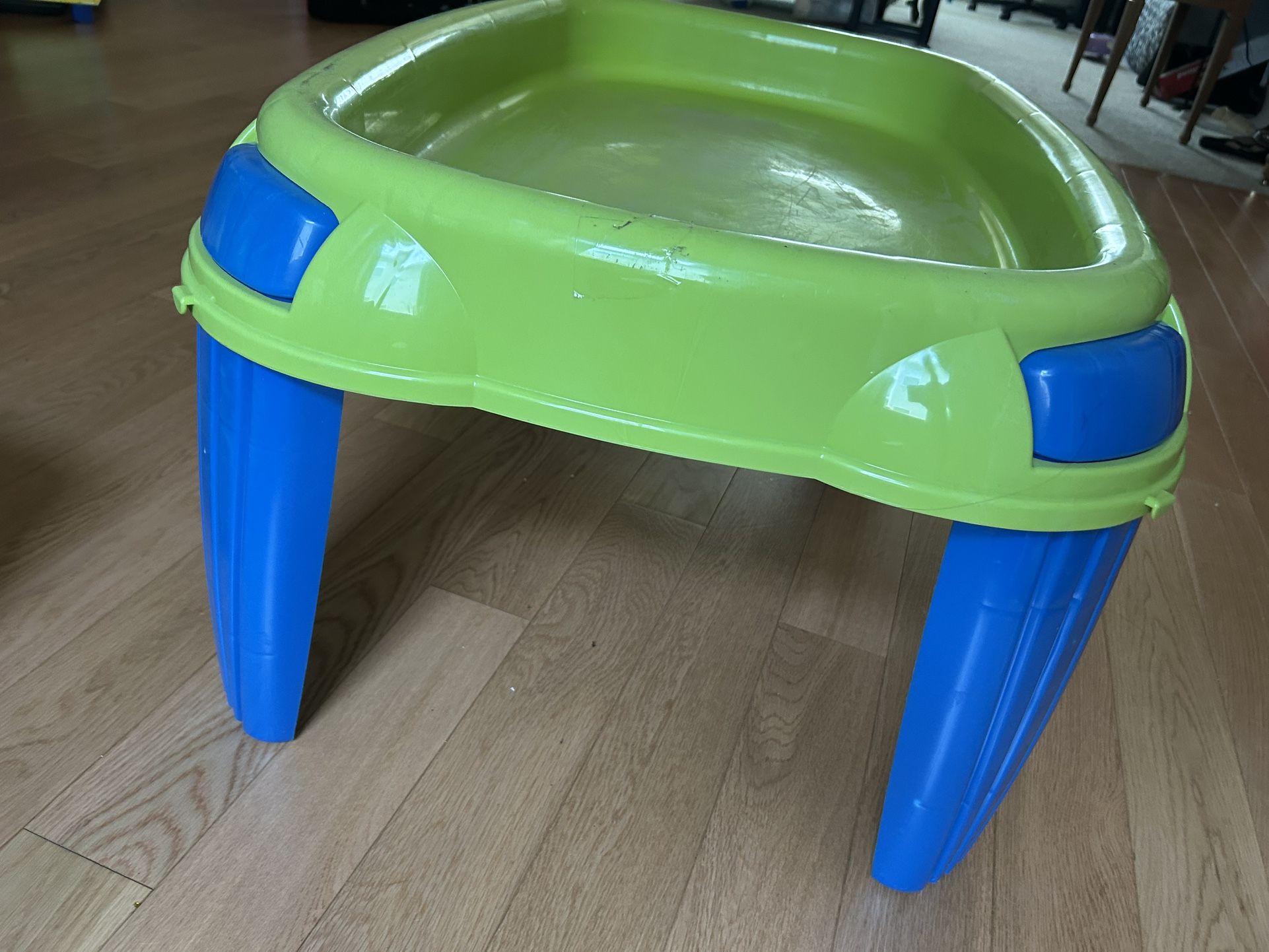 Sand Table Blue/green