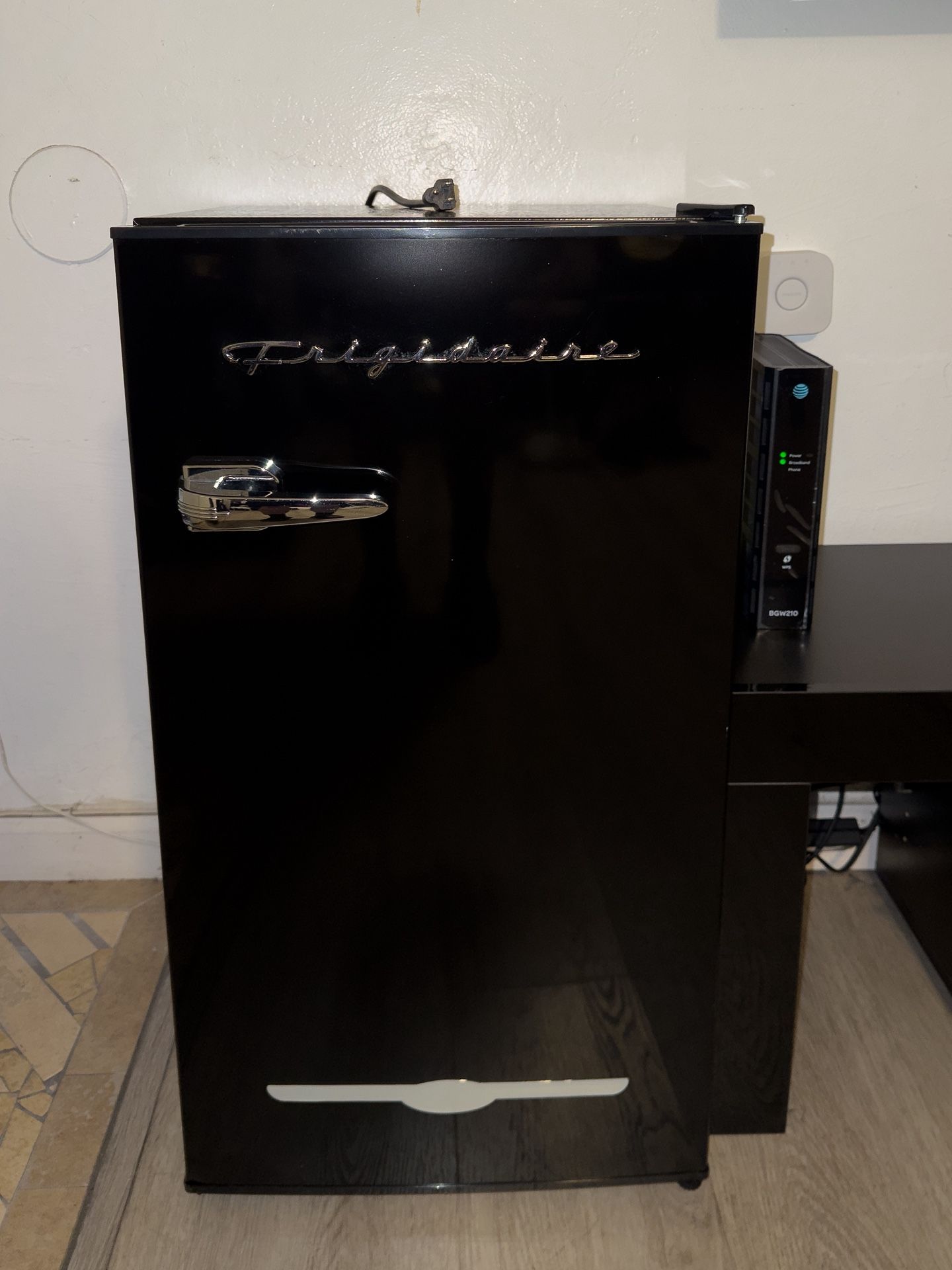 Frigidaire Retro Mini Fridge