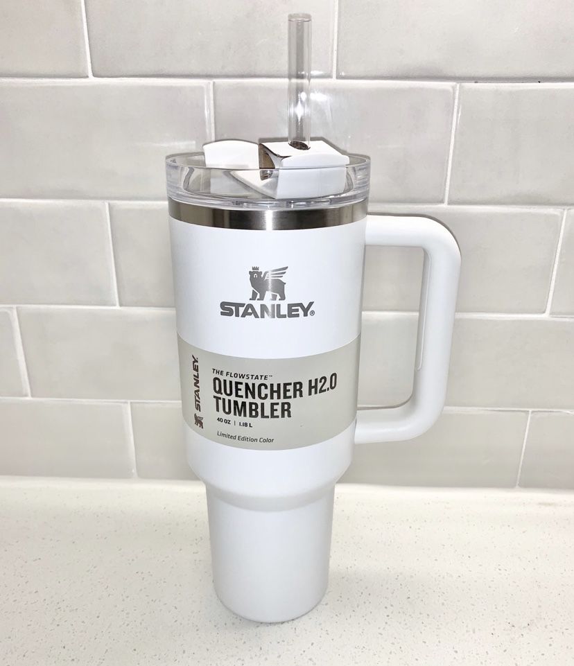 Stanley Quencher H2.0 FlowState Tumbler 40oz - Brilliant White for