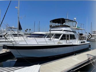 1982 48’ (50’ LOA) Uniflite Yacht Fisherman Trawler Cabin Cruiser