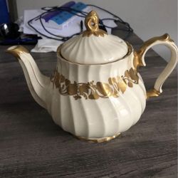 Antique Sadler Tea Pot