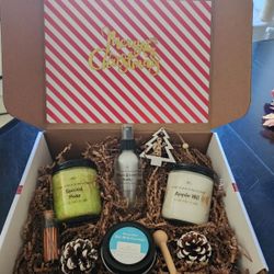 Beautiful Holiday Gift Boxes Candles Or Wax Melts