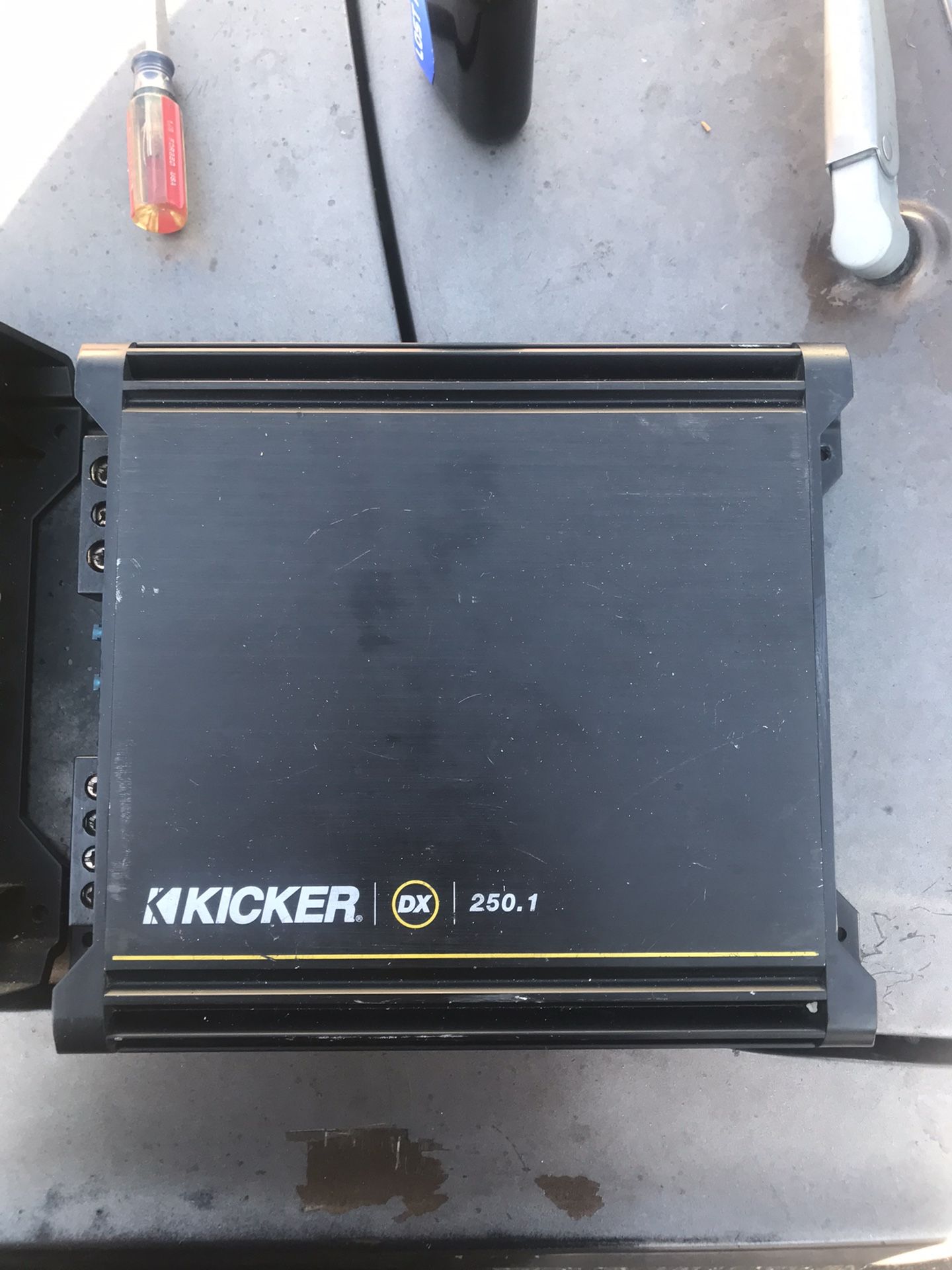 Kicker DX 250.1