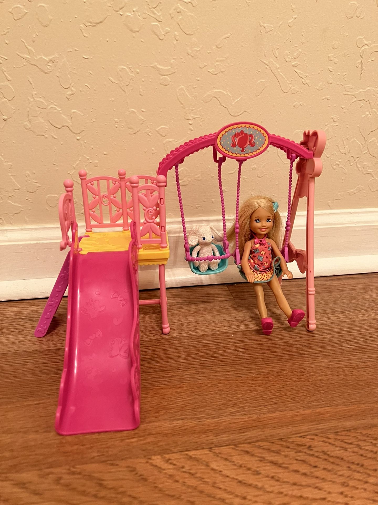 LIKE NEW! 2014  RARE  Barbie Chelsea Swing Playground Set. All Complete  