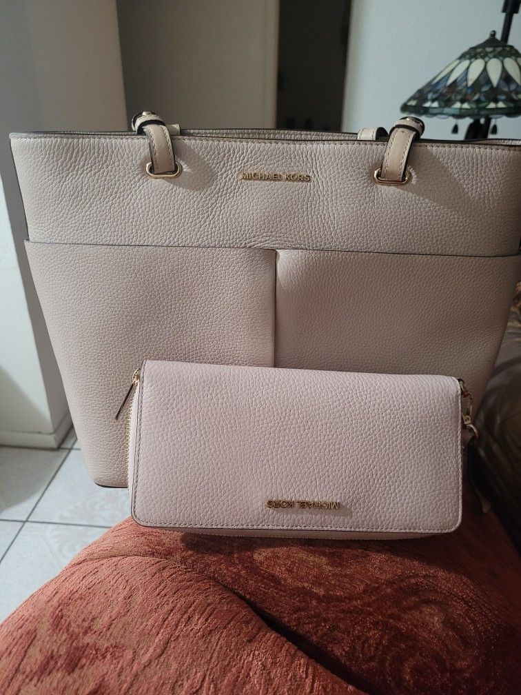 Michael Kors Bags & Wallet 