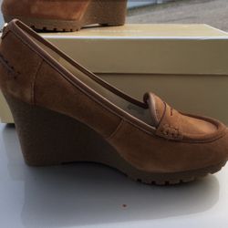 Michael Kors 7.5 New in box Shoes 