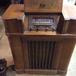 Philco 1942 Vintage Radio/Phono Model 42-1012