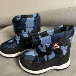 Boys Toddle Snow Boots.