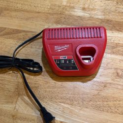 Milwaukee M12 Charger 