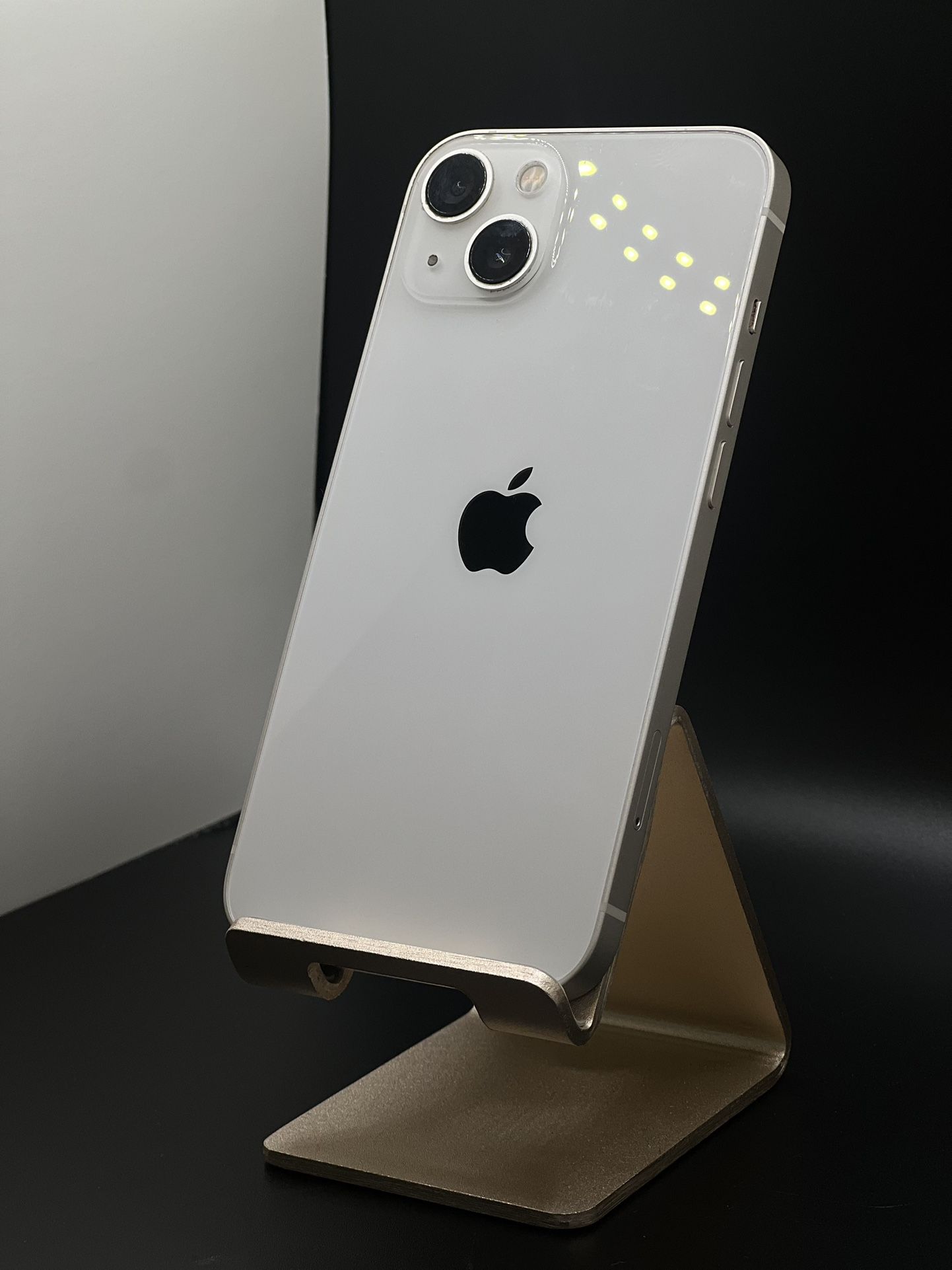 Apple iPhone 13 Starlight White