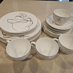 Mikasa Love Story Platinum Banded Set For 4