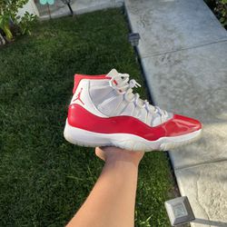 Jordan 11 Cherry Size 10.5