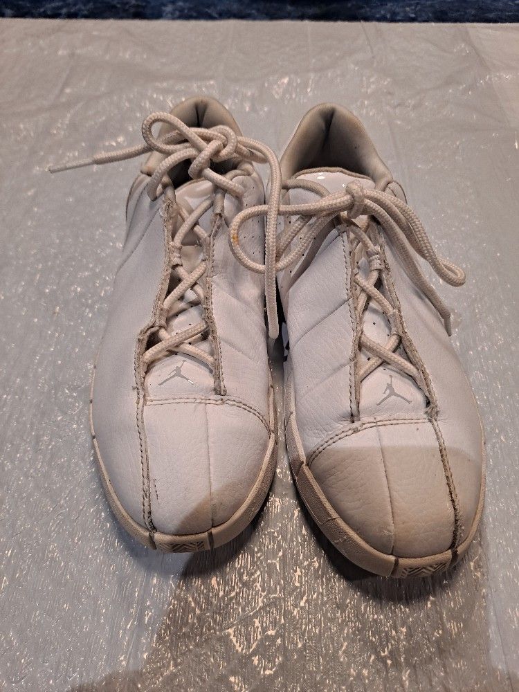 Nike Team Jordan Boys Vintage White Sneakers Size 1