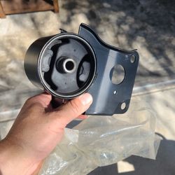 Motor Mount Altima