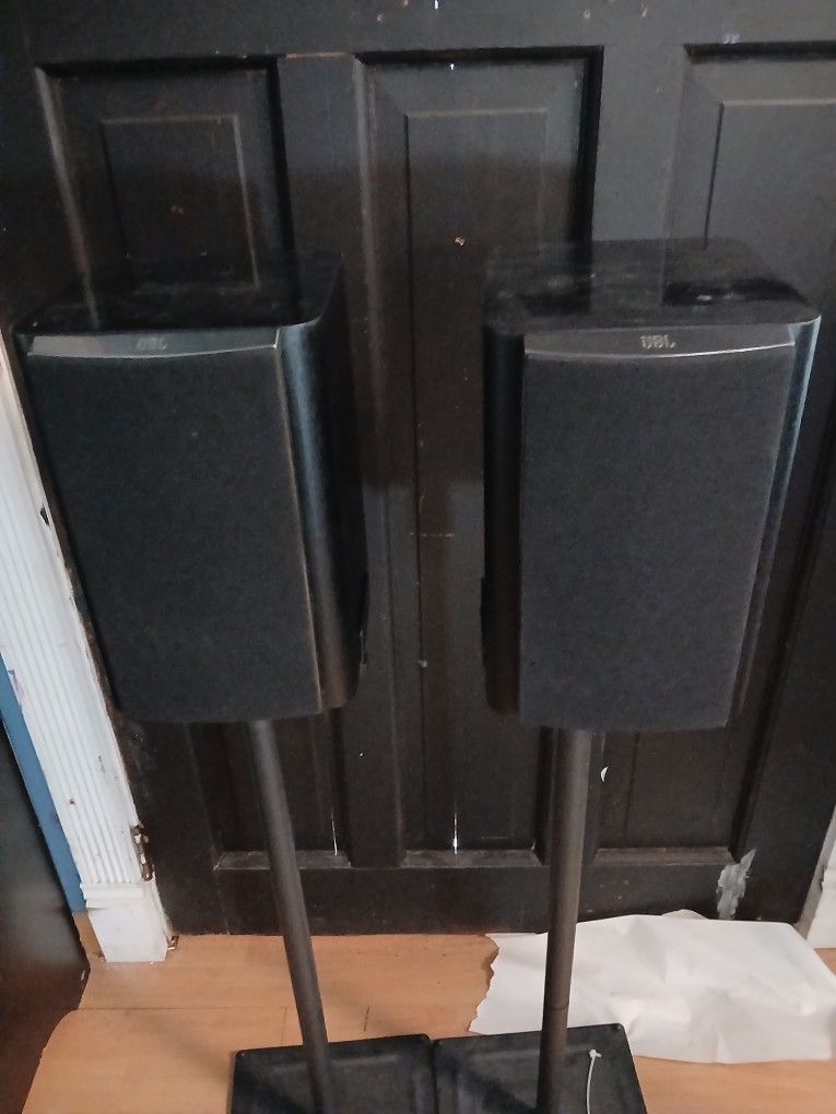 JBL BOOKSHELF SPEAKERS AND STANDS $50