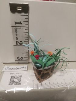 Quilling Art (delicate paper decorations)