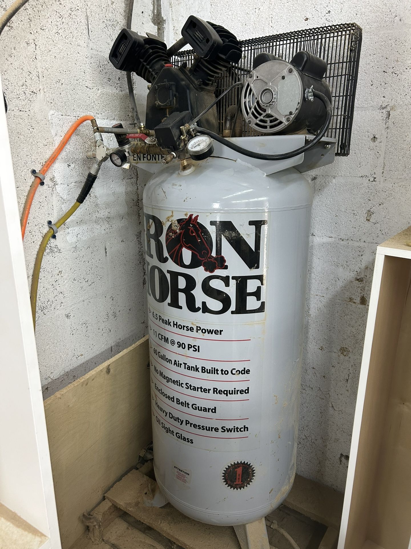 Air Compressor / Compresor De Aire