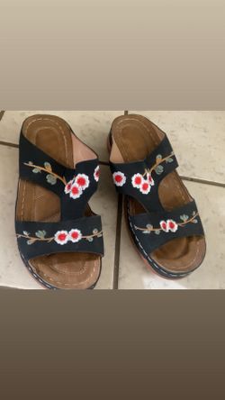 Women’s sandals 7