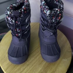 Girls Size 7/8 Snow Boots