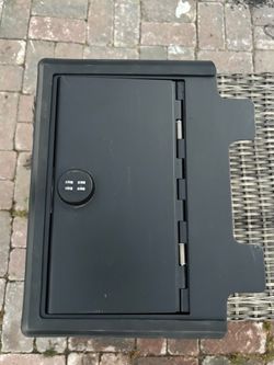 Locking Security Box / Key Safe