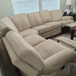 Plush sectional Sofa with end Recliners