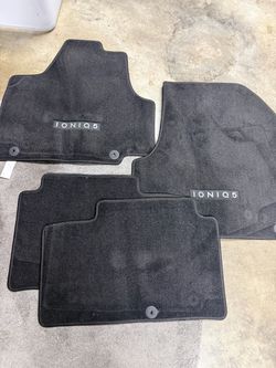 2024 Hyundai Ioniq floor mats