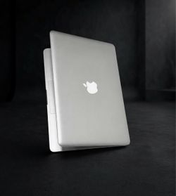 Apple MacBook Pro 13” i5/8GB/256GB SSD $140