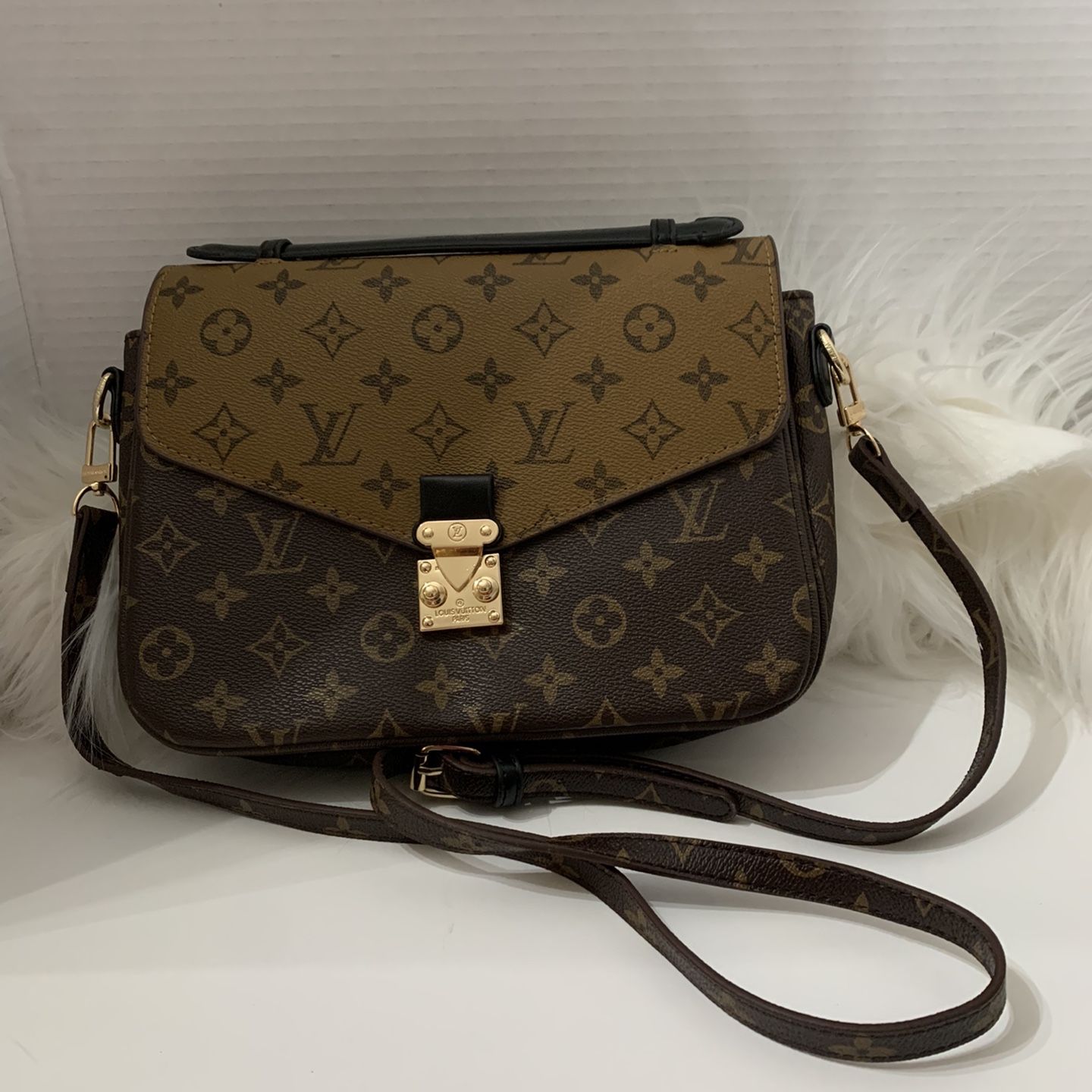 2 Tone Monogram Handbag/ Cross Body Bag for Sale in Santa Clarita, CA -  OfferUp