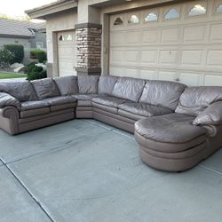 BenchCraft Leather Sleeper sofa/Taupe