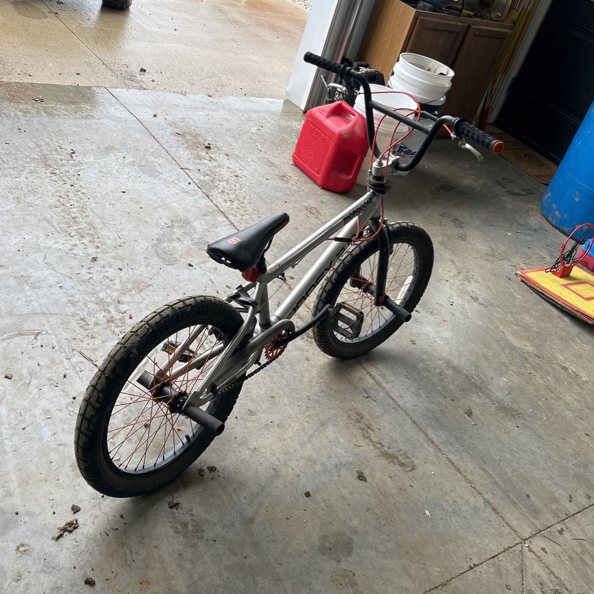 Mongoose Index 2.0 Bike
