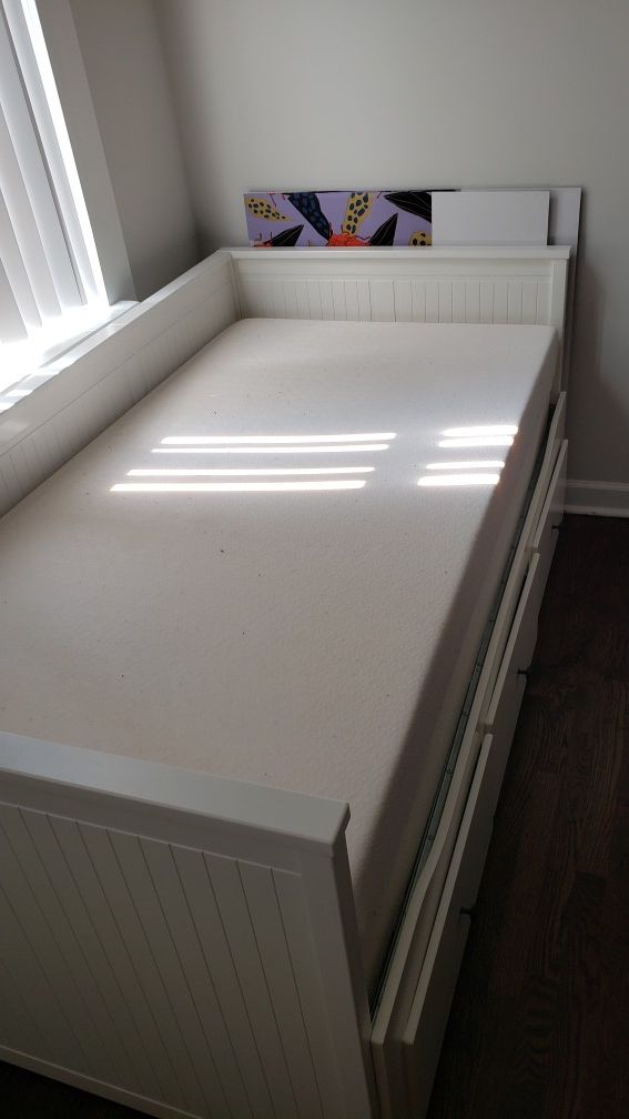 IKEA Daybed Hemnes for Sale in Chicago, IL OfferUp