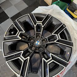 Staggered 20” OEM BMW 939 M Wheels