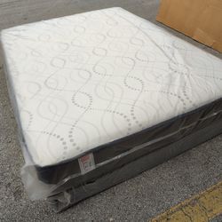 NEW MATTRESS FULL SIZE PLUSH WITH BOX SPRING