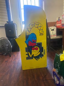 Pac Man Arcade Machine