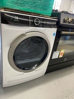 New Electrolux 24 in 4.0 Cu Ft Compact Stackable Electric Ventless Dryer
