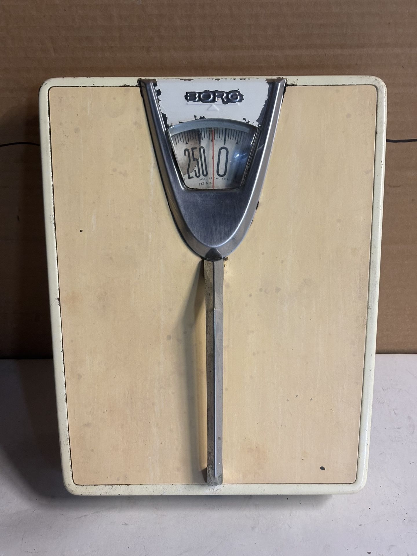 Vintage Borg Bathroom Scale - Yellow & Chrome - Magnifying Bubble - Mid-Century