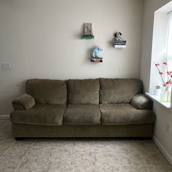 Comfortable 3-Seater Sofa – Good Condition – Neutral Color