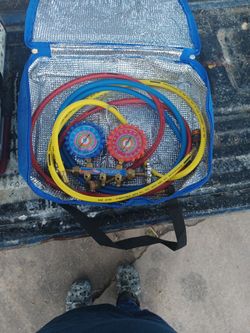 Robitaille Model 15600 A/C Pump And A/C Gauge Brand Uniweld