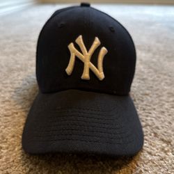 New Era fitted baseball hat 