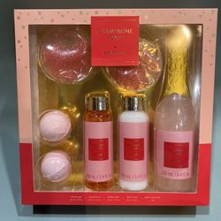 Brand New Champagne Toast Bath Gift Set 