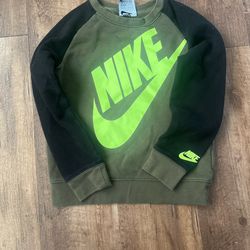nike pullover sweatshirt