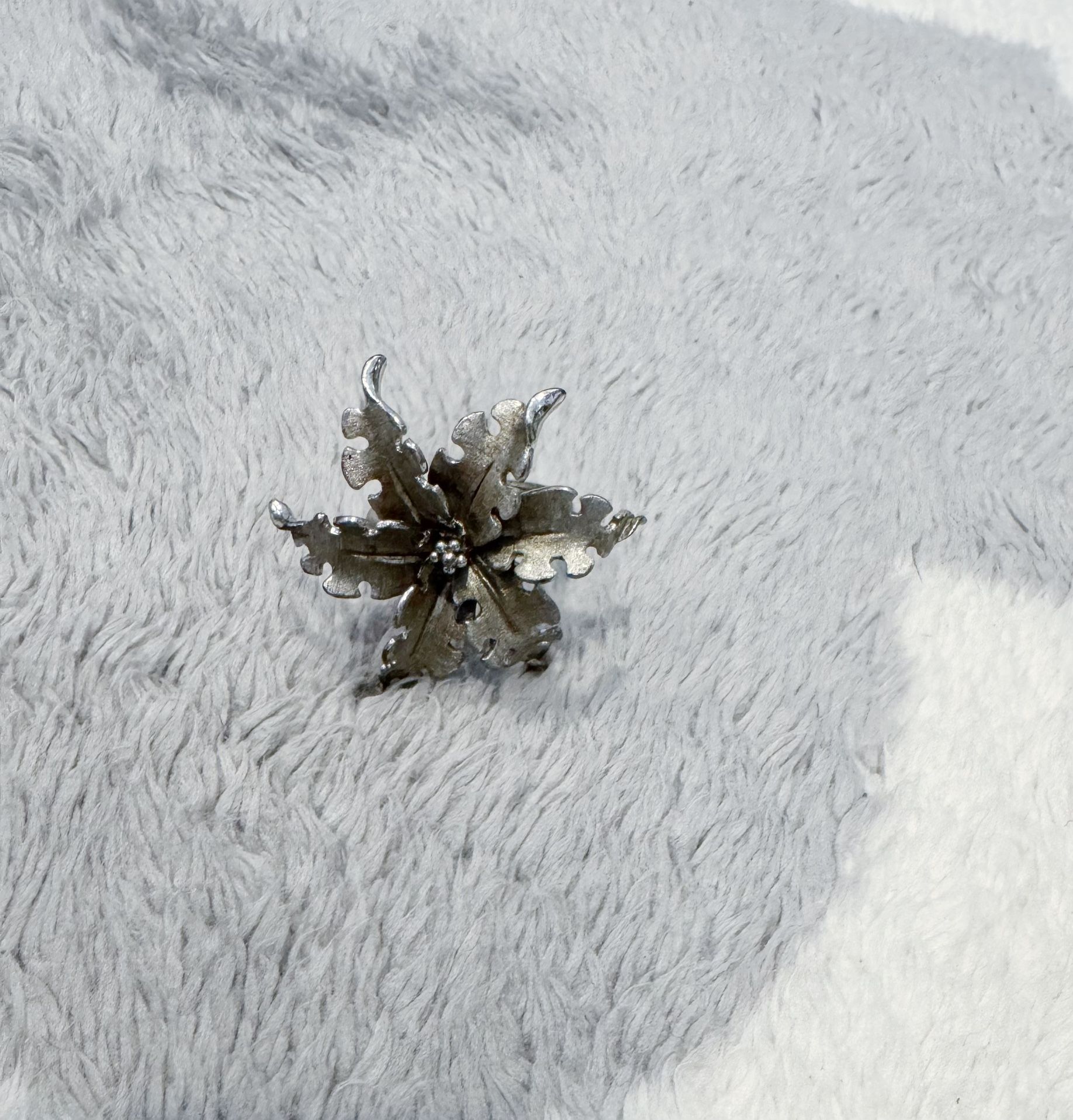 Big statement flower Ring