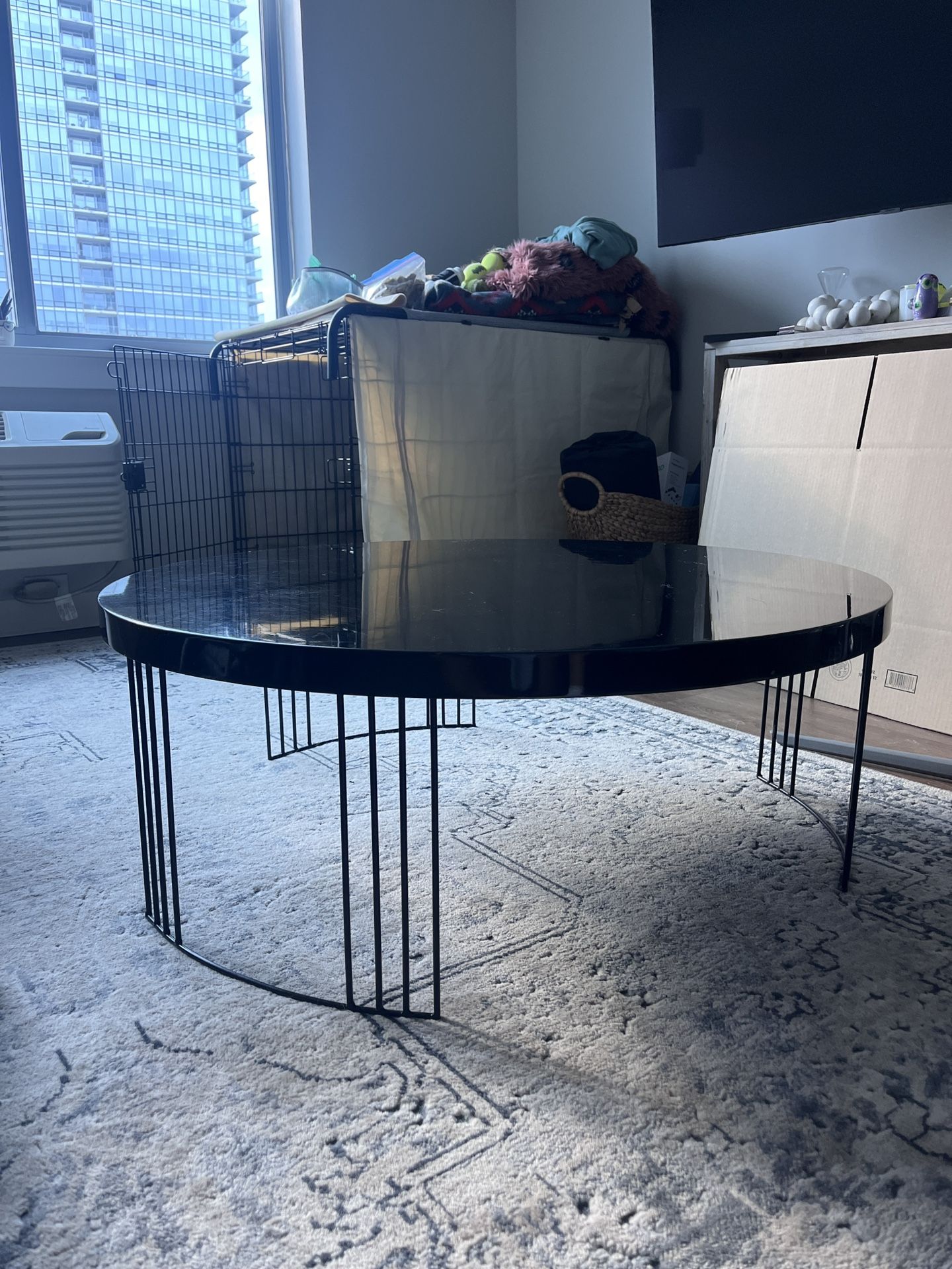 MOVING 9/18 ‼️ Safavieh Keelin Mid Century Scandinavian Laquer Coffee Table