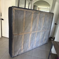 Queen Box Spring And Frame 