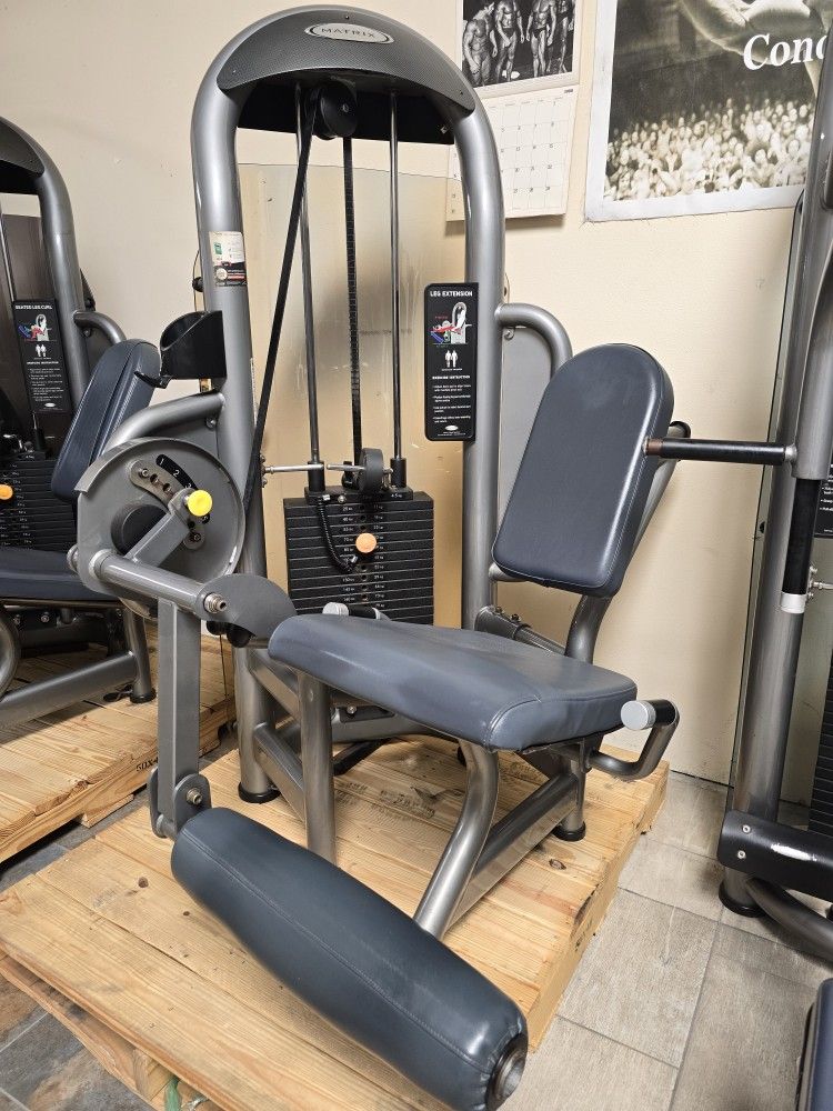 Matrix Seated Leg Curl / Leg Extension / Leg Press Commercial Gym Equipment Exercise Fitness Weight Machines