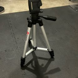 Simmons Adjustable Tripod
