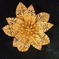 Vintage Poinsettia Gold Toned Brooch 