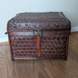 Vintage Bamboo/Rattan Woven Basket Trunk – Decorative Storage Chest